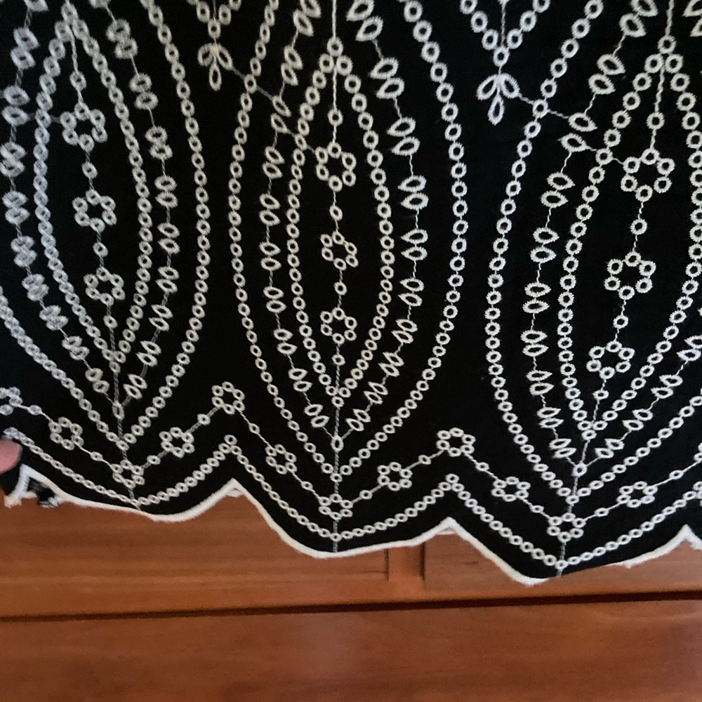 LOFT embroidered skirt - Picture 5 of 7
